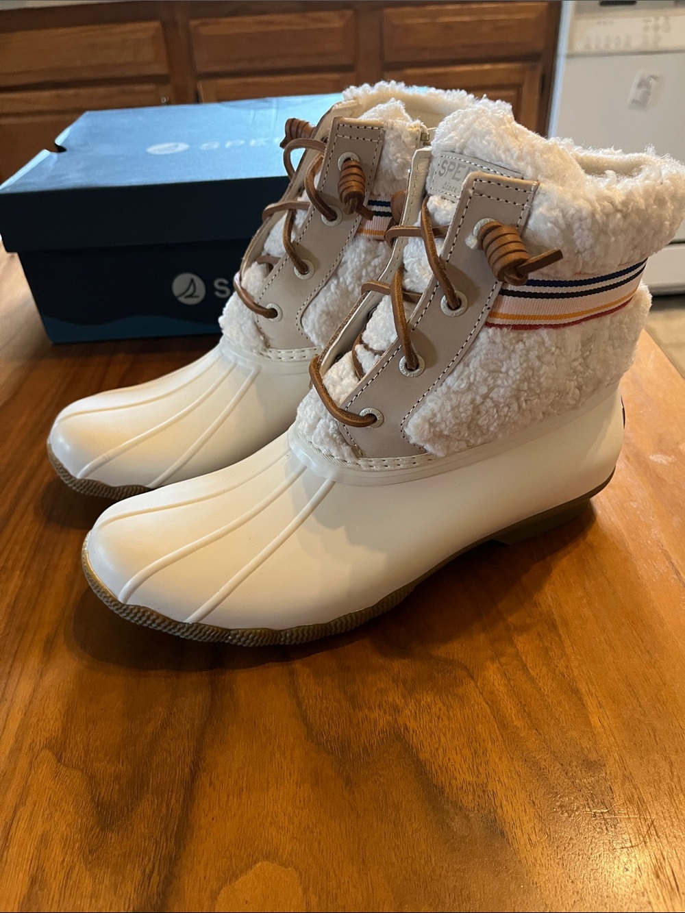 Sperry Lace-Up Duck Boots in Cream with White Sherpa, NEVER WORN